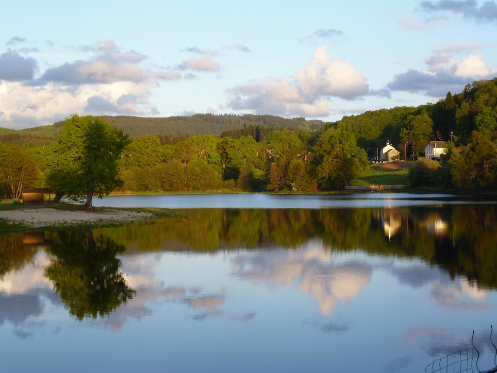 Chambres d'Hôtes L'Hirondelle du Lac Peyrat-le-Château Extérieur photo