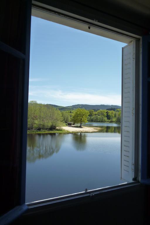 Chambres d'Hôtes L'Hirondelle du Lac Peyrat-le-Château Chambre photo